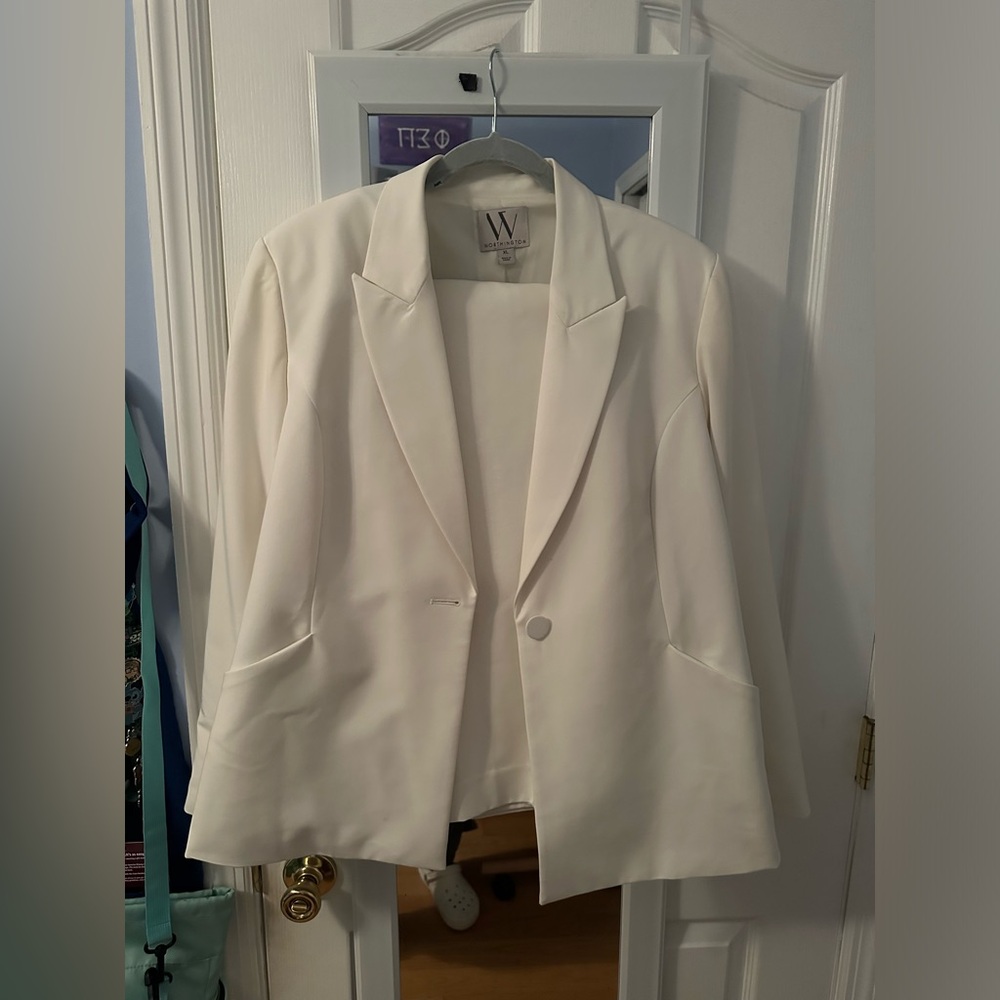 Worthington Women's White Suit Set